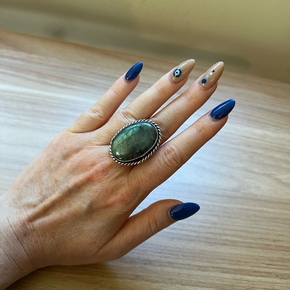 Labradorite Flash Cabochon Ring - Picture 8 of 14